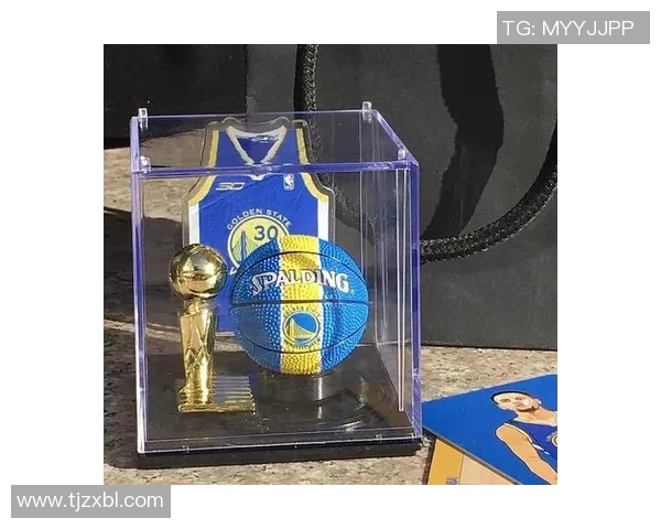 热销足球明星手办，完美呈现传奇球员风采，球迷收藏必备之选